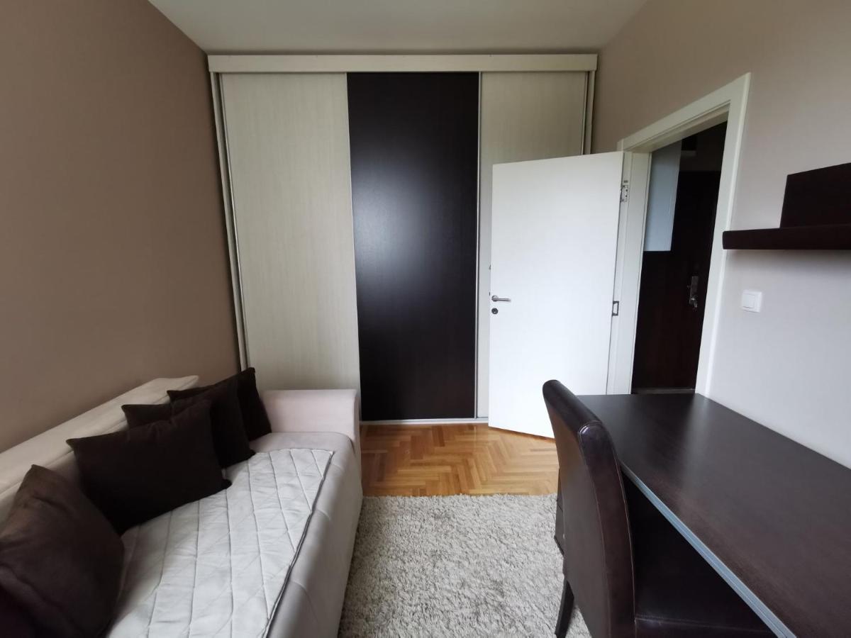 Mint Apartment Сремска Митровица Екстериор снимка